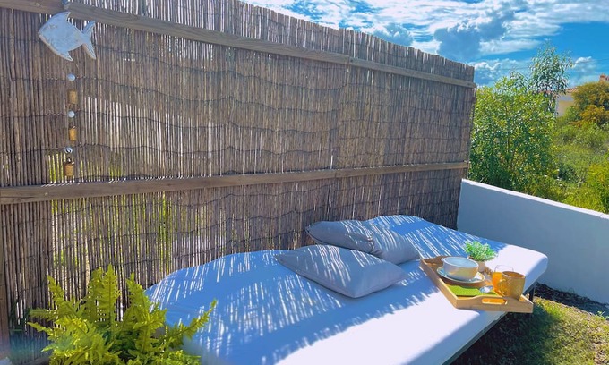 Aljezur Cabina | Casa Cacau’s T1 in Arrifana,Aljezur