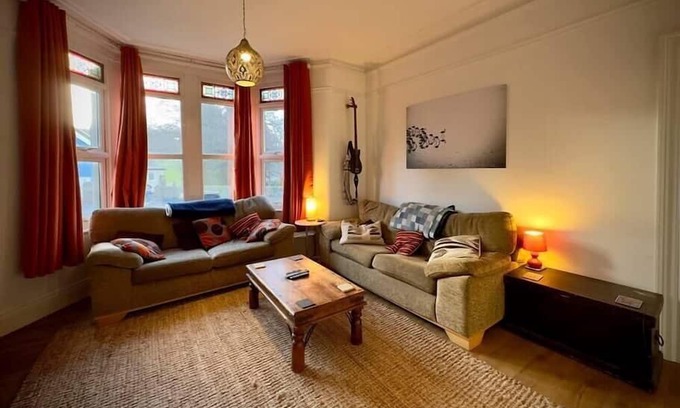 Brislington Cabaña | A Victorian Charm with Modern Comforts