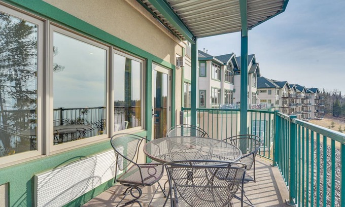 Two Harbors Condominio | Waterfront Two Harbors Condo w/ Indoor Pool Access