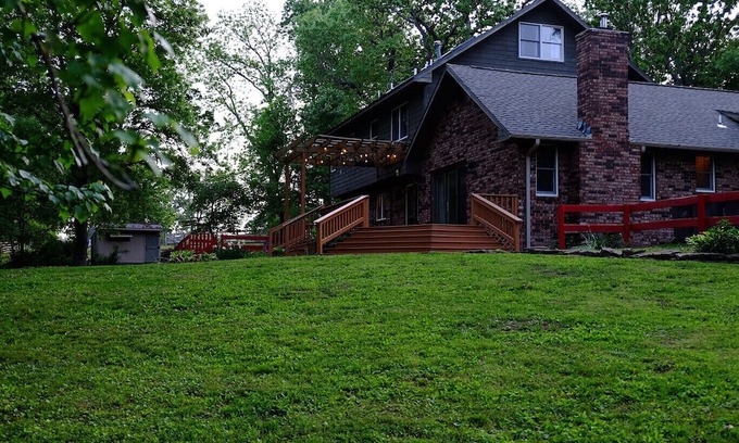 Benton County Casa | Scarlett Manor: Tu exclusivo oasis de escape y eventos, ¡a tu medida!