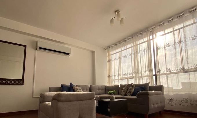 Magdalena del Mar Apartamento | Spacious 4-bedroom apartment with AC and WiFi in cool Magdalena del Mar
