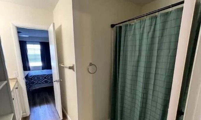 Melbourne Casa | New Renovated, Big Spaces, Near Everything, Unit 2
