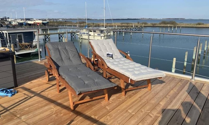 Kragenæs Alquiler De Eote | Hausboot Moby Chic für 5 Pers. mit Großer Dachterrasse in Kragenæs auf Lolland
