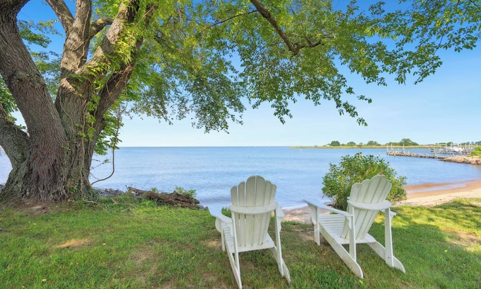 Rock Hall Cabaña | Waterfront and Wonderful! Welcome to the Bayburst Lodge.