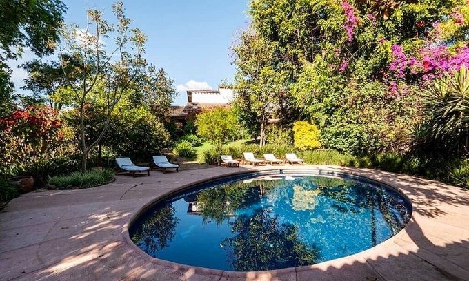 Agua Fría Casa | Casa Lorenza: In the Center of Valle de Bravo