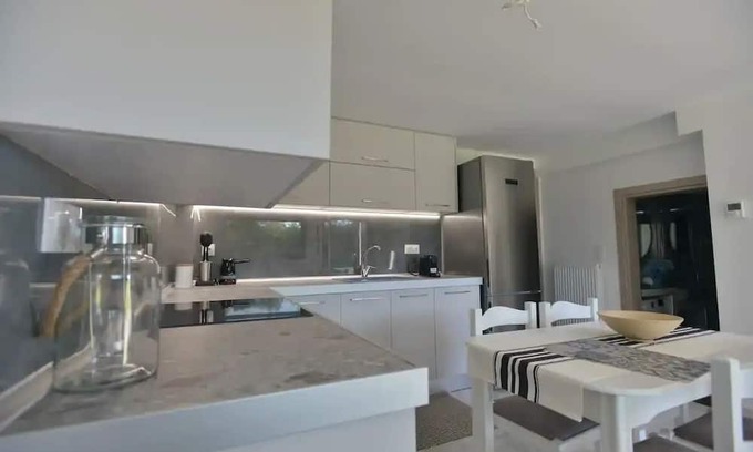Kassandra Cabaña | THEROS 1 APARTMENT
