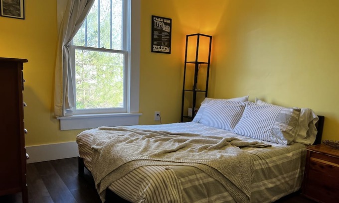 Hattiesburg Cabaña | Bright and cozy space to rest in the heart of Hattiesburg.