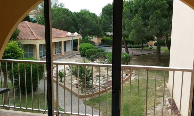 Les Hauts de Canet Apartamento | Canet Cosy and air-conditioned apartment with swimming pool Garden view