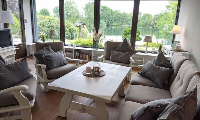 Vreden Apartamento | Holiday home Anni's house by the lake