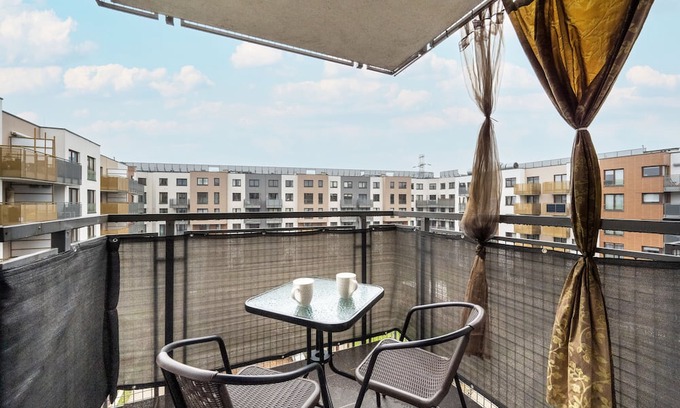 Krzyki Apartamento | Modern Apartment With Balcony by Renters