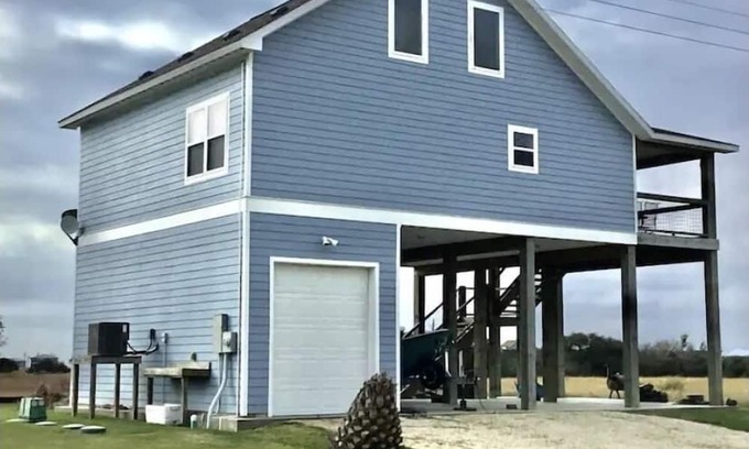 Long Mott Casa | The Driftwood in Seadrift