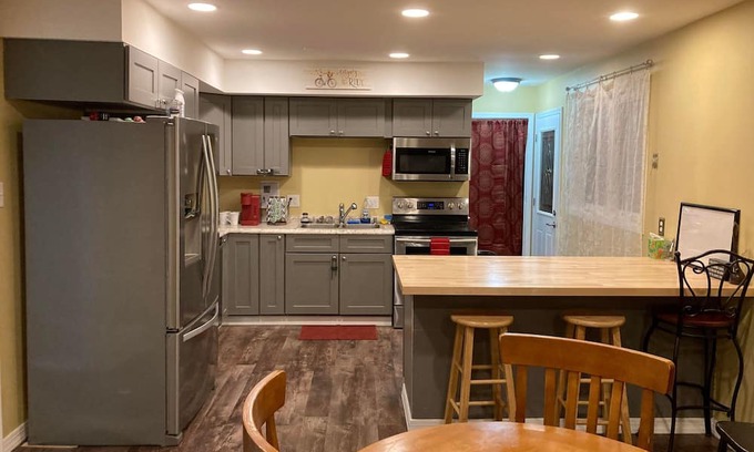 Ellettsville Casa | Charming 3-bedroom house in Ellettsville w/ Fiber internet & backyard fire pit