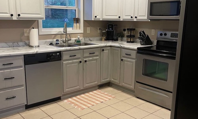 Cape Girardeau Casa | Great Home for Eclipse!!! 2 night min. sleeps 6 3 bed 3 bath