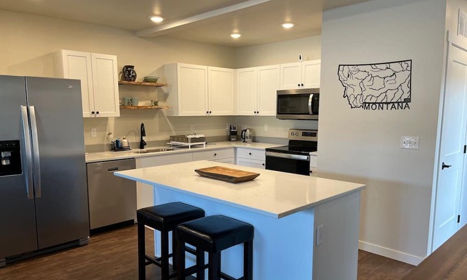 Anaconda Apartamento | Parks Place Flat Wonderful remodeled apartment in downtown Anaconda!