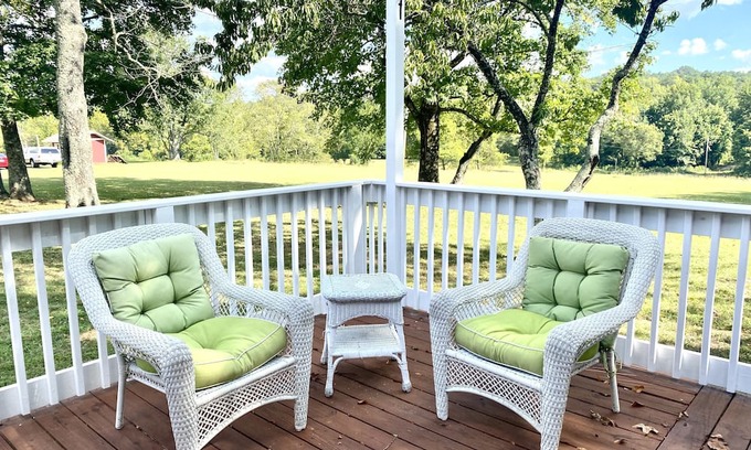 Norman Cabaña | Beautiful property on the Caddo River. Fishing or floating is steps away.