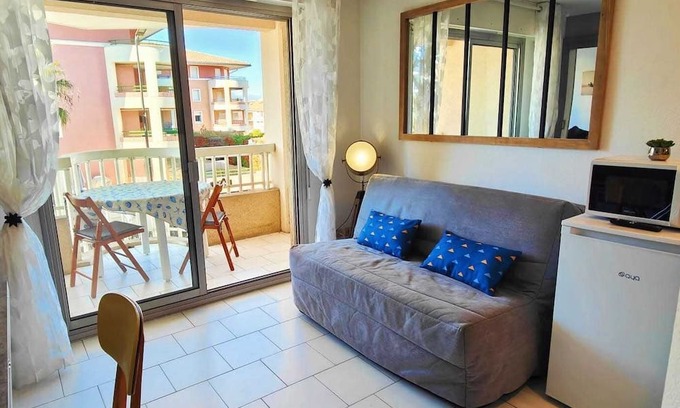 Frejus Plage Apartamento | Love nest with balcony, close to the sea