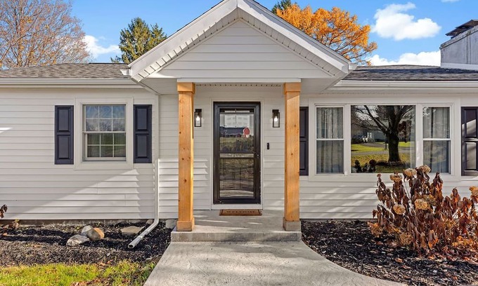 Skaneateles Casa | Cozy & newly-renovated ranch nestled in the town of Skaneateles.