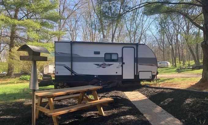 Villa Ridge Casa | Country Living RV near Six Flags!