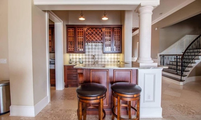 Florida Central Atlantic Coast Casa | LakeFront Pool Mansion 12 min from Disney!