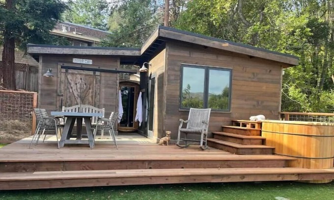 Woodacre Casa | Most luxurious dog friendly home in West Marin