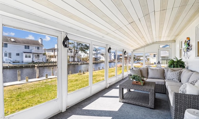 South Bethany Cabaña | NEW LISTING 2024! Family friendly comfy & cozy classic Bethany Beach vacation home with all the cottage charm imaginable! Single level living