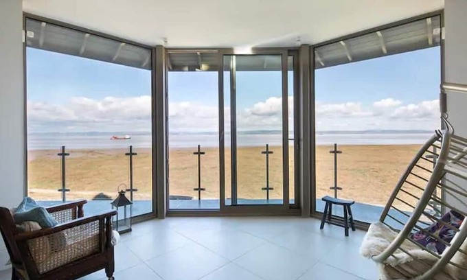 Portishead Casa | Captivating 7-Bed House in Bristol
