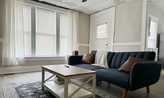 Evansville Apartamento | Cherry Street Retreat A