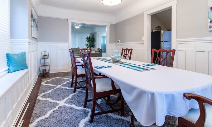Hough Casa | CoZ 5 Bedroom Home On Ashbury