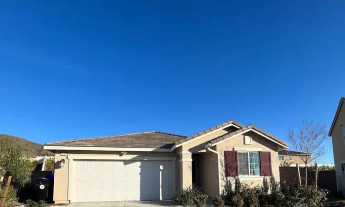 Jurupa Valley Apartamento | 2b1b NEAR UCR no kitchen