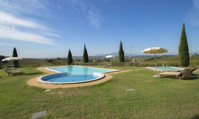 Stabbia Apartamento | Cosy apartment for 4 guests with pool, WIFI, A/C, TV, patio, panoramic view and parking