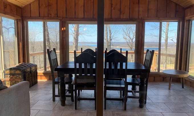 Oakland Cabina | Million Dollar View of Bull Shoals Lake