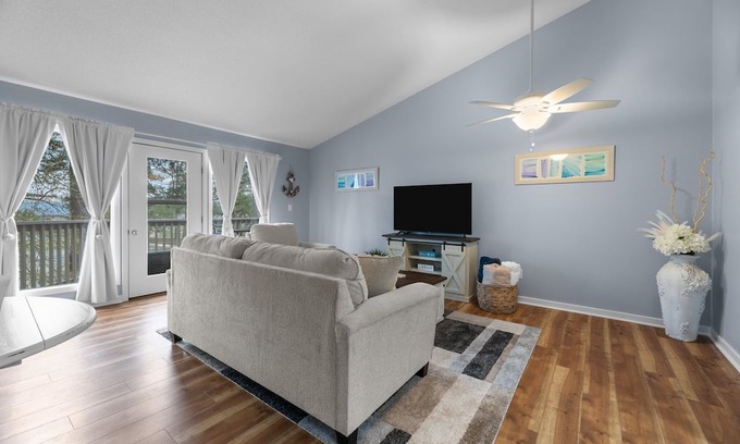 Fairfield Harbour Condominio | Harbor Retreat. Enjoy this cozy, one bedroom apartment at Fairfield Harbor