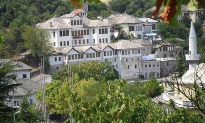 Gjirokaster Cama Y Desayuno | KOTONI Bed & Breakfast