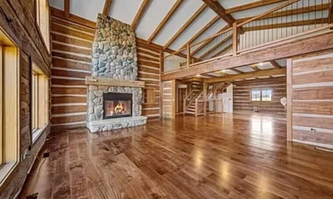 Kasota Casa | 130 Year Old Log Barn Transformed Into A New Home.