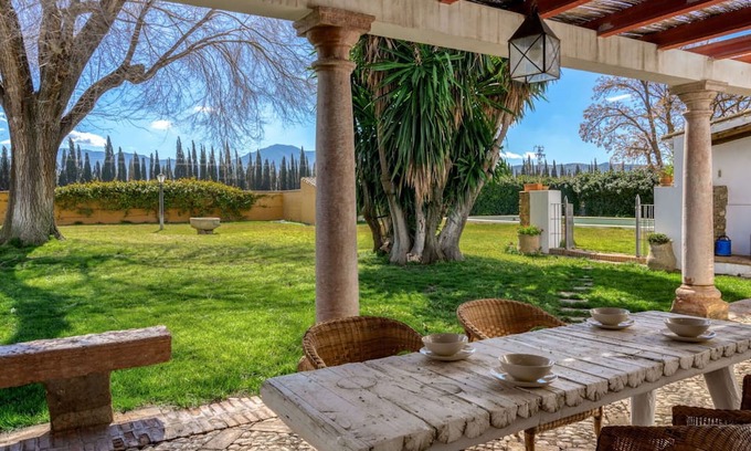 Antequera Villa | Beautiful private villa for 14 people with private pool, WIFI, patio and parking