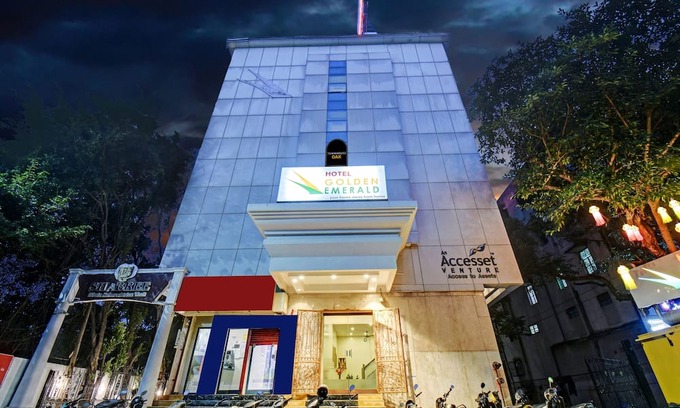 Pune Hotel | Hotel Golden Emerald