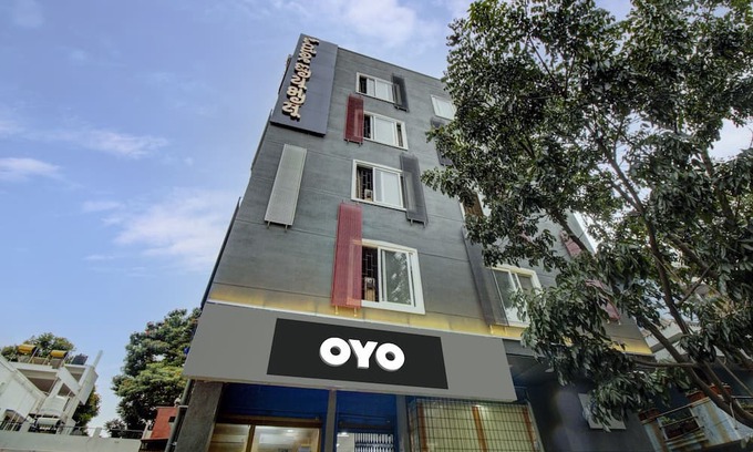 BTM 2nd Stage Casa | Super OYO Townhouse 264 - Q Rooms BTM