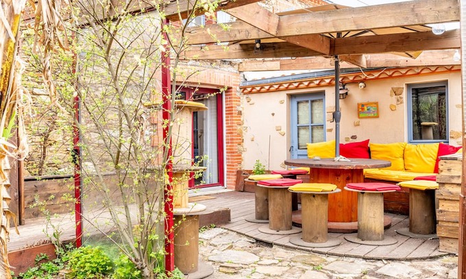 Bouguenais Casa | Holiday Home 'Maison Familiale Sud Nantes' with Private Garden and Wi-Fi