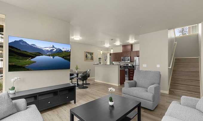 Issaquah Highlands Casa | 3BR/3BA Issaquah Gem w/ Nature Trails & Garage
