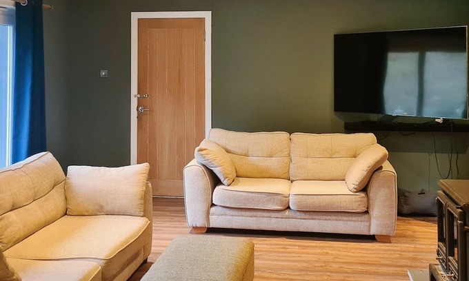 Cowal Peninsula Cabaña | 4 bedroom accommodation in Loch Eck, near Dunoon