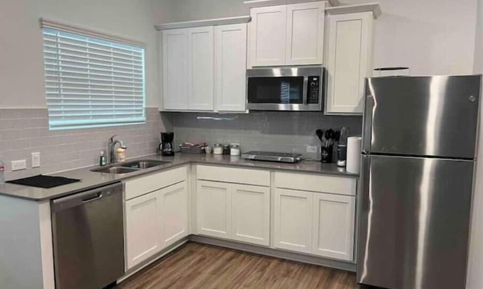 Leander Apartamento | Modern, 1 BR private suite with kitchen
