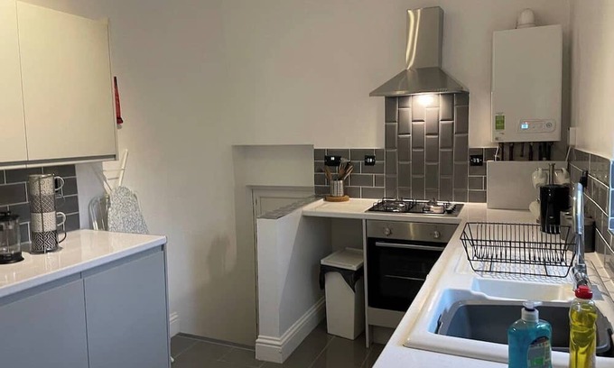 Gateshead Apartamento | Saltwell Rd - 4 Bdrm 5 beds Great for contractors