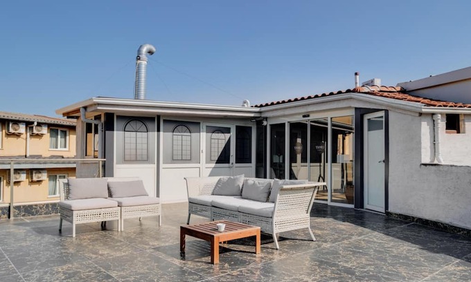 Cekirge Mahallesi Casa | Hotel w Terrace Backyard Near Bursa Grand Mosque
