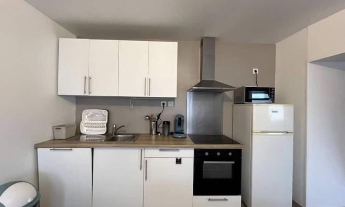 Vernou-la-Celle-sur-Seine Apartamento | Vrbo Property