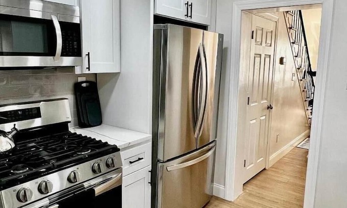 South Philadelphia Casa | Stylish & Spacious South Philly Gem