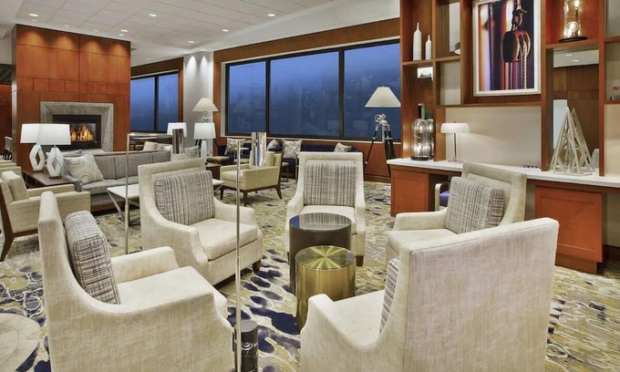 Old Port Casa | Historic Charm Meets Modern Elegance w/ Pool | Breakfast | 24h Gym in 2 Units