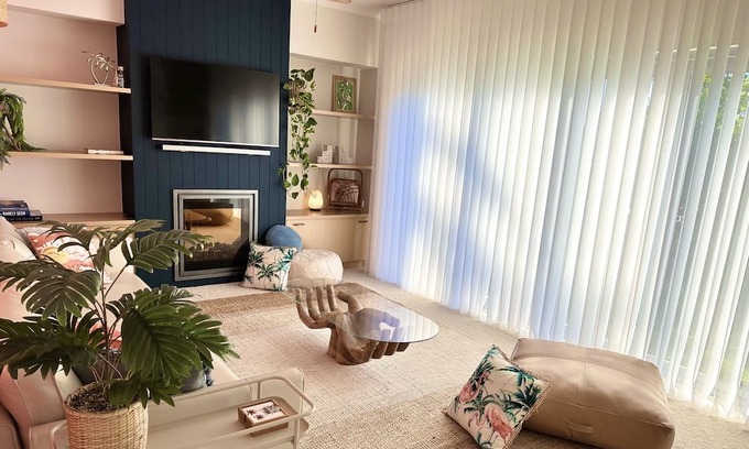 O'Halloran Hill Casa | Entire House - A tropical haven in the suburbs