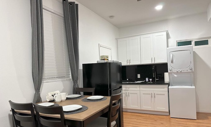 Mira Loma Casa | Family Friendly Suite in Eastvale