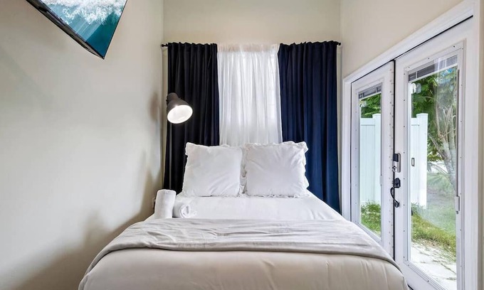 United Central Casa | Modern Gem One Bedroom One Bath