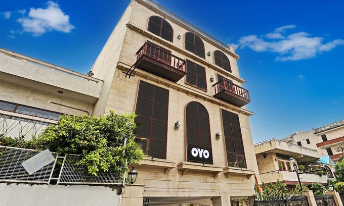 New Friends Colony Hotel | Super OYO Townhouse 1251 The Royce